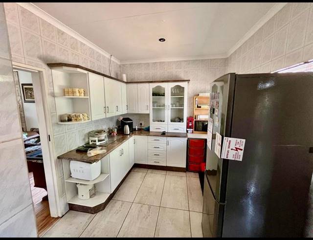 3 BEDROOM HOUSE FOR SALE IN FLORA GARDENS
